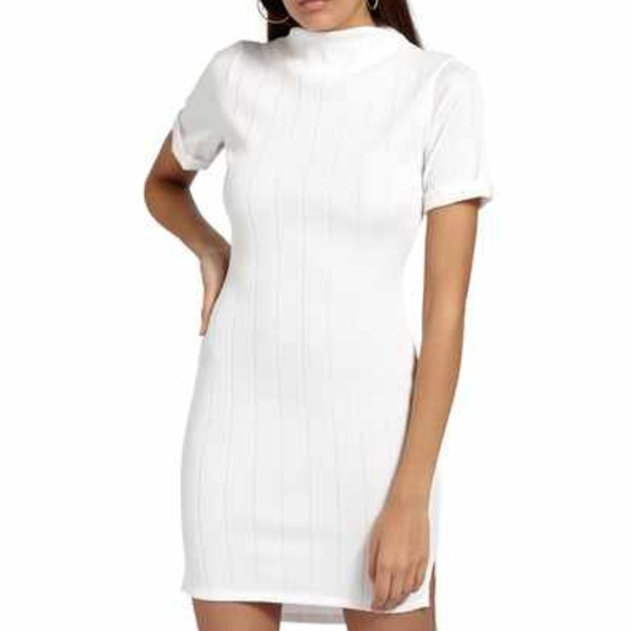 Missguided Dresses & Skirts - Missguided mock neck testured bodycon sheath dress